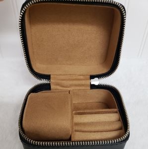 Mark & Graham  travel accessories case watch rings